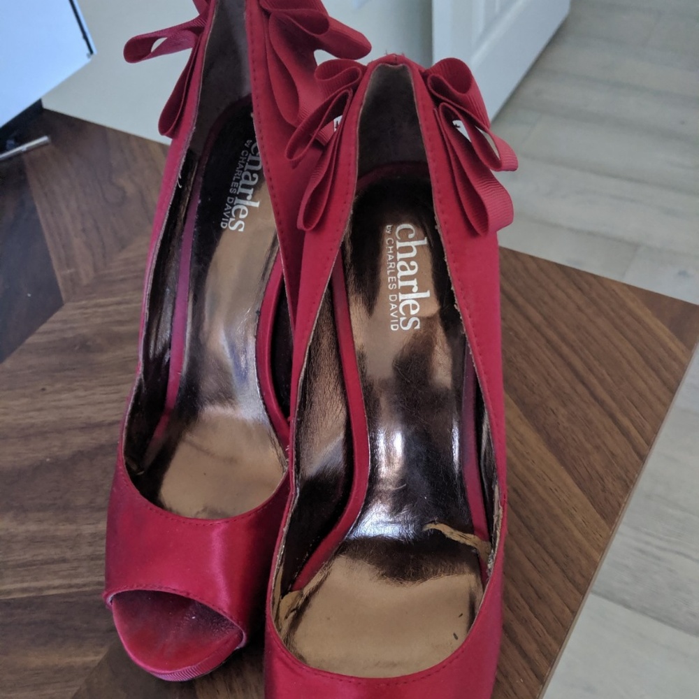 Sexy red shoes by Charles David